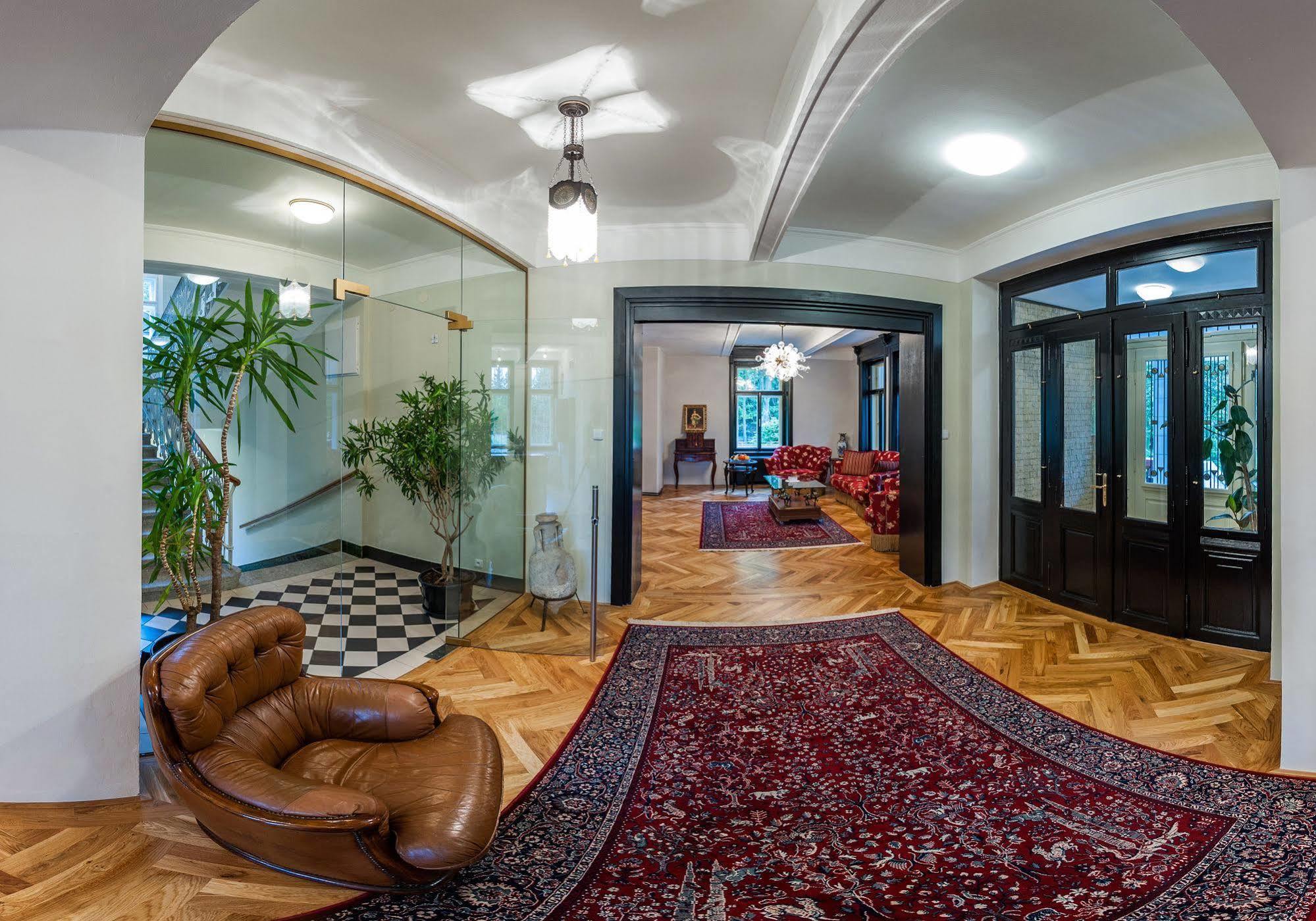 Vila Olga Jevany Экстерьер фото