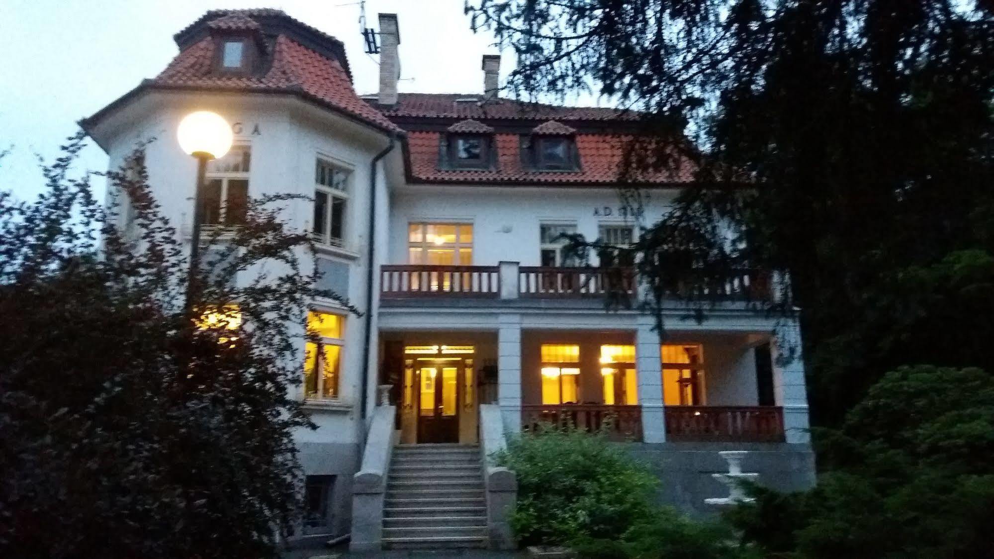 Vila Olga Jevany Экстерьер фото
